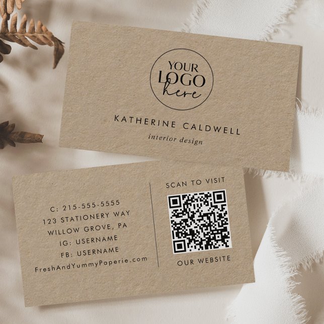 Chic Typography Kraft Papper Logotyp och QR-kod Visitkort (Skapare uppladdad)