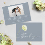 Chic Vattenfärgsfoto Flower Bröllop Tack Kort<br><div class="desc">Tack för att du skrev i chicen med en vacker vit blomma på framsidan. Tack för det dammiga blå bröllop-tacket som du har på dig med ditt foto och meddelande på baksidan. MATCHING-objekt i vår samling.</div>