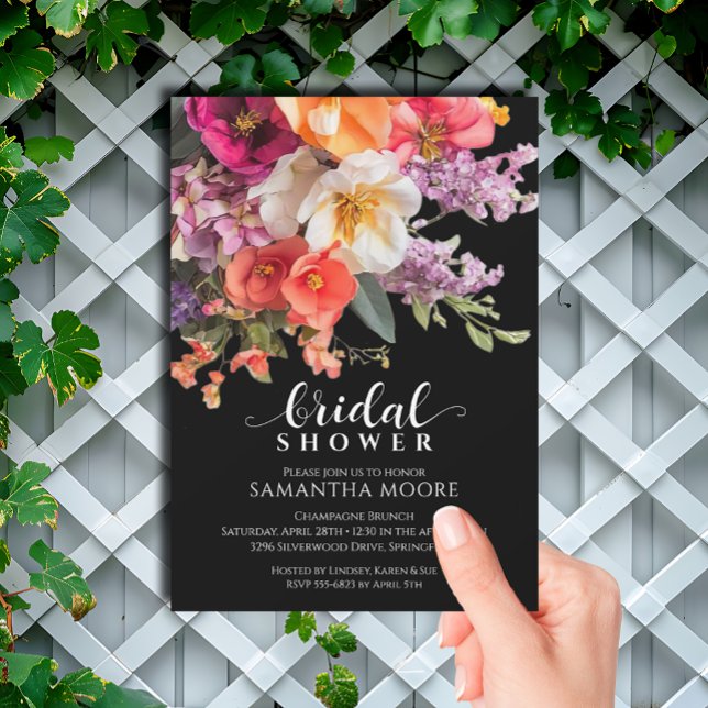 Chic Vibrant Blommigt Möhippa Inbjudningar (Chic vibrant floral on black bridal shower invitations)