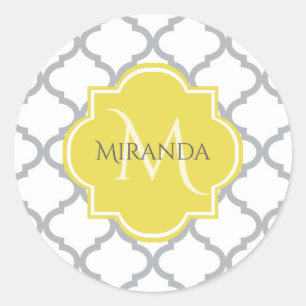 Chic White Grått Quatrefoil Gult Monogrammed Namn Runt Klistermärke