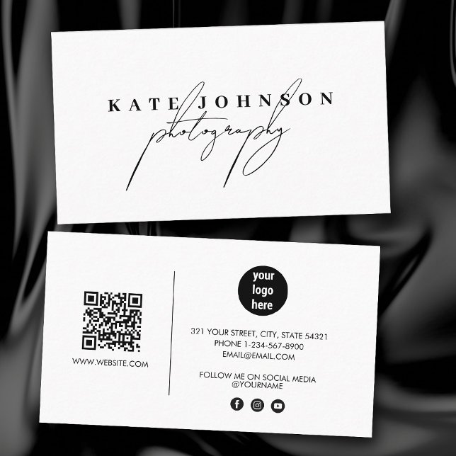 Chic White Namnteckning skript QR-kod Social Media Visitkort (Chic White Signature Script QR Code Social Media Business Card)