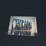 Chicago City Birthday Kort<br><div class="desc">En stiliserad representation av Chicago är inkapslad i namn och skapar en skylteffekt i brev</div>
