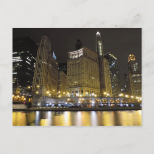 Chicago i närheten av Chicagofloden i Night Vykort