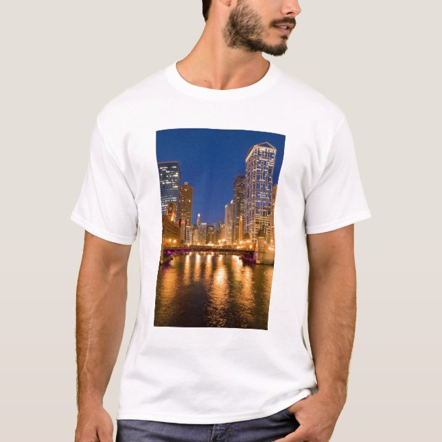 Chicago, Illinois, Skyline och Chicago River vid Tee (Framsida)