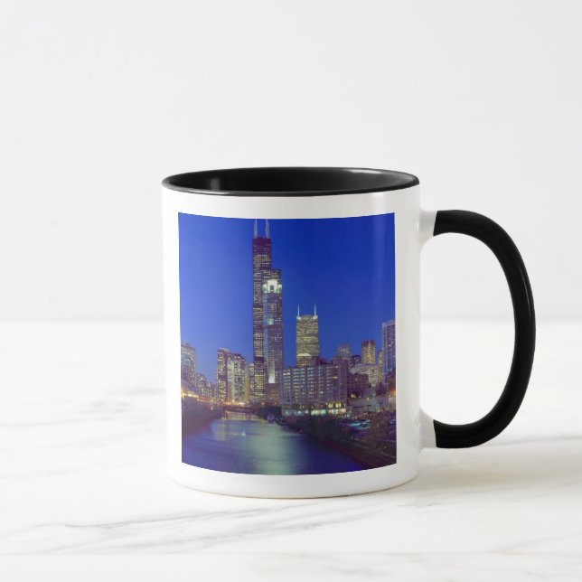 Chicago, Illinois, Skyline på natten med Chicago Mugg (Höger)