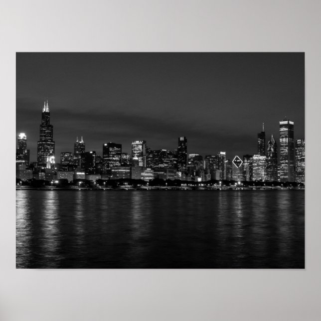Chicago Night Cityscape Grayscale Poster (Framsidan)