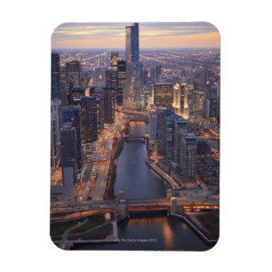 Chicago River och trumftorn från över Magnet