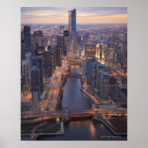 Chicago River och trumftorn från över Poster