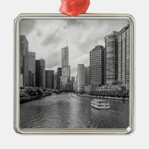 Chicago River och Trump Torn Grayscale Julgransprydnad Metall
