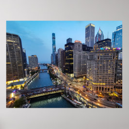 Chicago Skyline vid skymning Flodvy Affisch Print