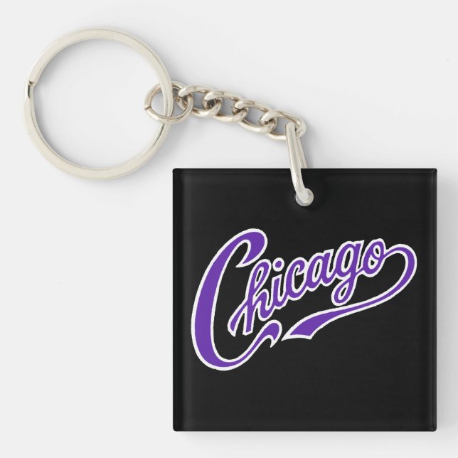 Chicago Text i Lila Script BLK Keychain (Framsidan)