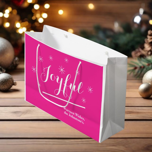Chicen glatt God jul anpassat namn (These hot pink "Joyful" gift bags can add a dash of extra excitement to gift giving)