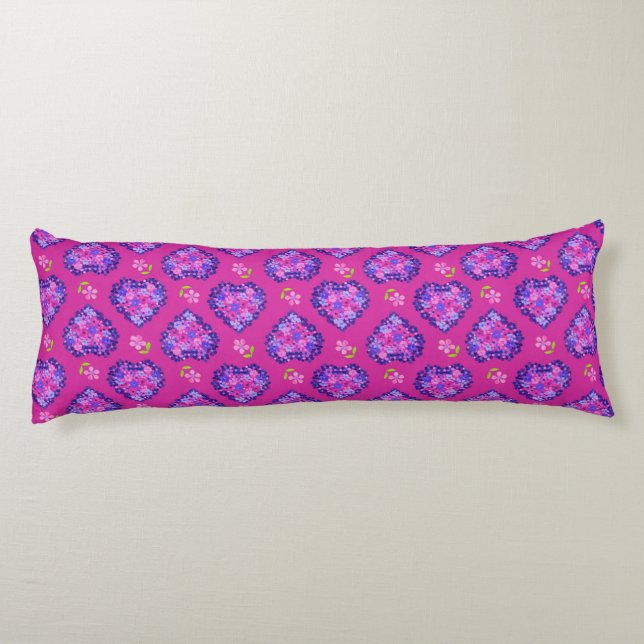 Chicens Magenta Heards and Flowers Body Pillow Kroppskudde (Baksidan)