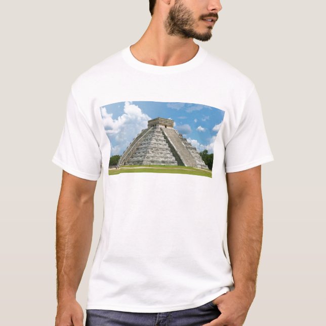 Chichen Itza El Castillo pyramid av Kukulcan T Shirt (Framsida)