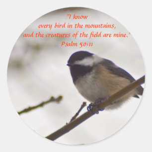 Chickadee på en Twig Runt Klistermärke