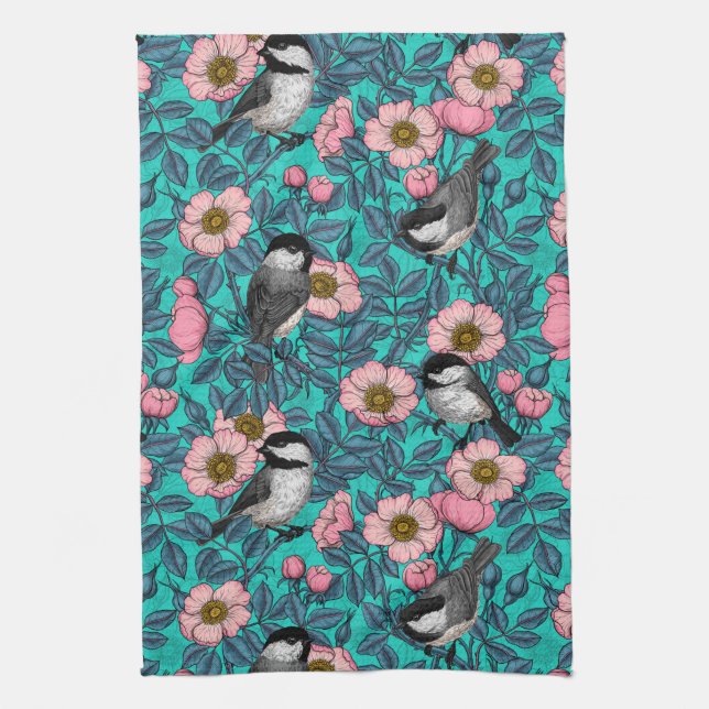 Chickadees i vilden ro, rosa och blått kökshandduk (Vertikal)