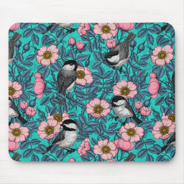 Chickadees i vilden ro, rosa och blått musmatta (Framsidan)