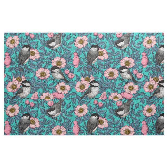 Chickadees i vilden ro, rosa och blått tyg (Fat Quarter)
