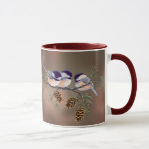 CHICKADEES & PINECONES av SHARON SHARPE Mugg