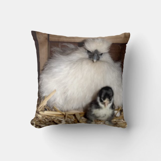 Chickar och Mor Silkie Chicken Kudde (Framsida)