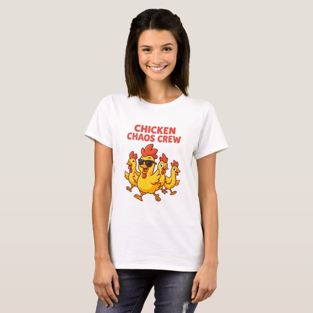 Chicken Chaos Crew - Funny Farm Tecknad T-Shirt (Hel framsida)