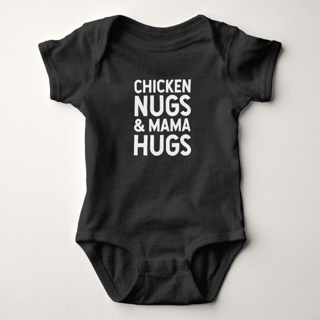 Chicken Nugs & mamma Hugs T Shirt (Framsida)
