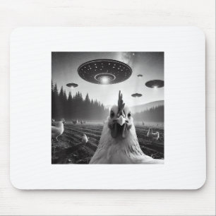 Chicken Selfie med Alien Ufo Tee Funny Gifts Manar Musmatta