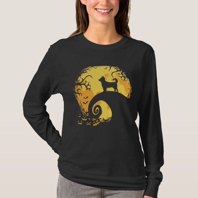 Chihuahua and Moon Silhouette Dog  Halloween T Shirt (Framsida)