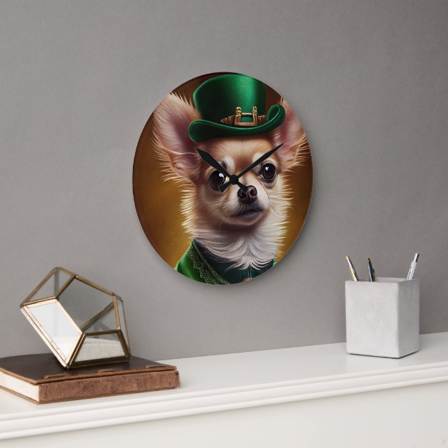 Chihuahua Hund i St. Patrick Dress Stor Klocka (Kontor)