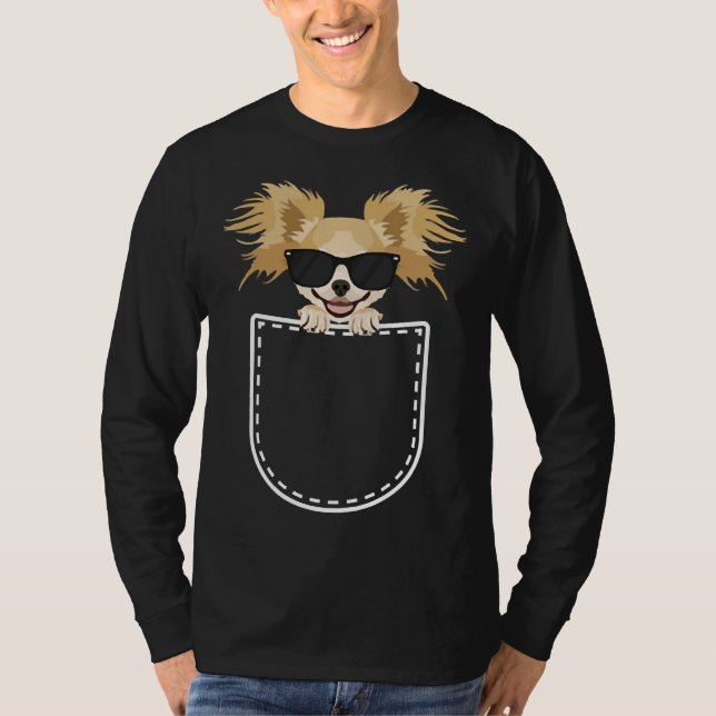 Chihuahua i bröstet t shirt (Framsida)