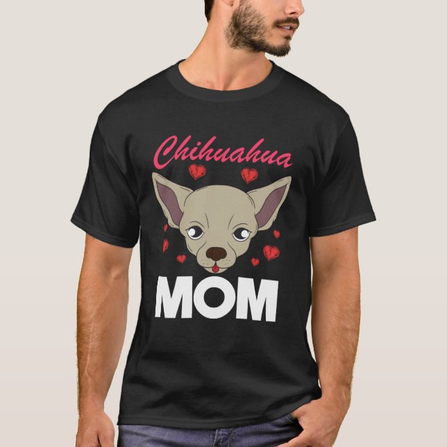 Chihuahua Mom Fur Parent Chihuahua T Shirt (Framsida)