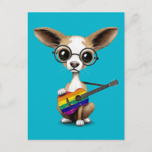 Chihuahua Puppy som spelar Gay pride Rainbow Guita Vykort