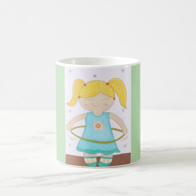 Child playing with a hula hoop kaffemugg (Center)