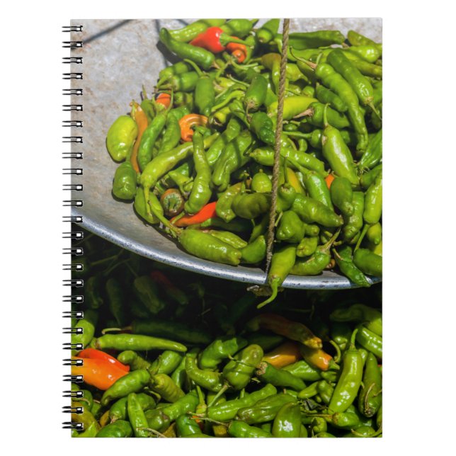 Chilies till salu på marknad anteckningsbok (Framsidan)
