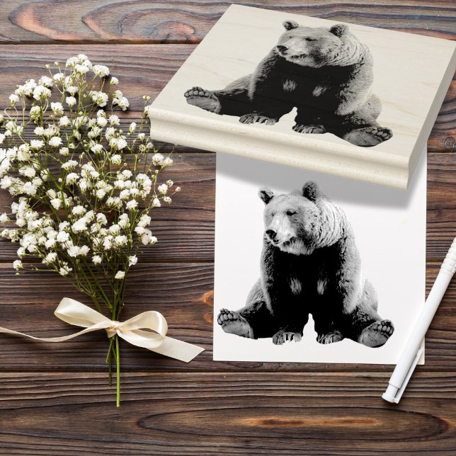 Chill Brown Bear Frimärke Stämpel (Sit a spell. Stamp a vibe. - A Rustic Etched Design for Your Coziest Crafts)