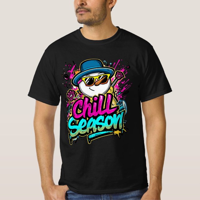 Chill Season – Relaxed Holiday Design T Shirt (Framsida)