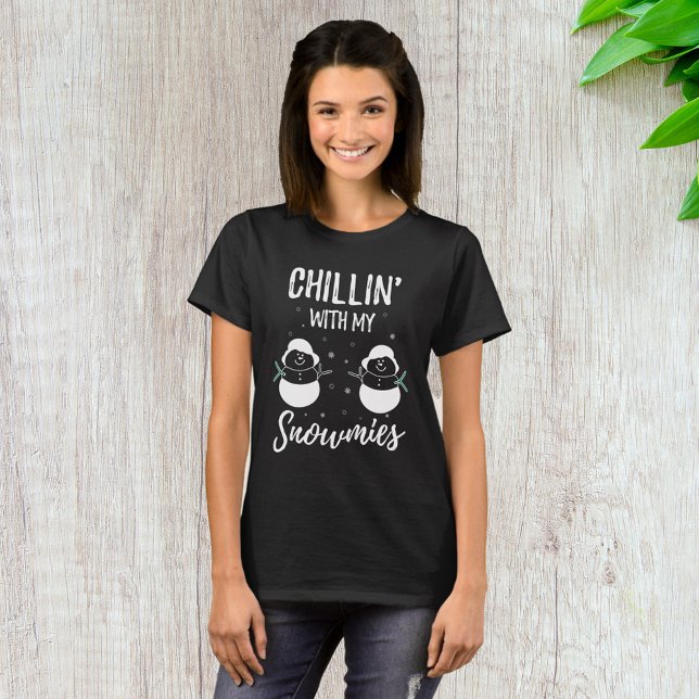 Chillar med mina snökompisar t shirt (Skapare uppladdad)