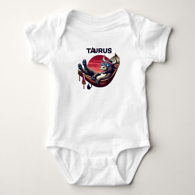 Chillaxing Patriotic Taurus Bull in Hammock Design T Shirt (Framsida)