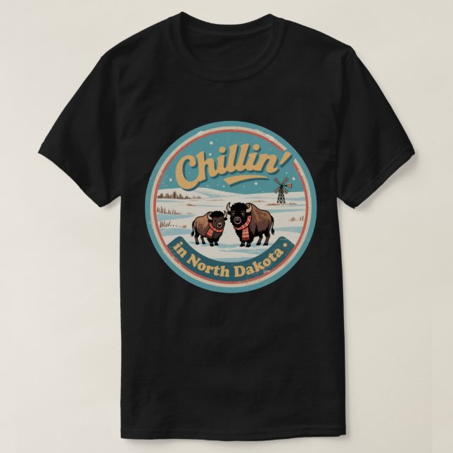 Chillin" i North Dakota_ Retro Bison & Prairie T Shirt (Design framsida)
