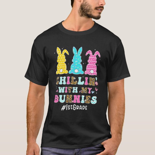 Chillin med första Klass-lärarstugan Älskare Påsk T Shirt (Framsida)