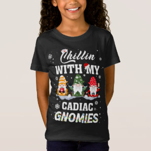 Chillin med min Cadiac Nurse Gnomies tre Gnomes T Shirt