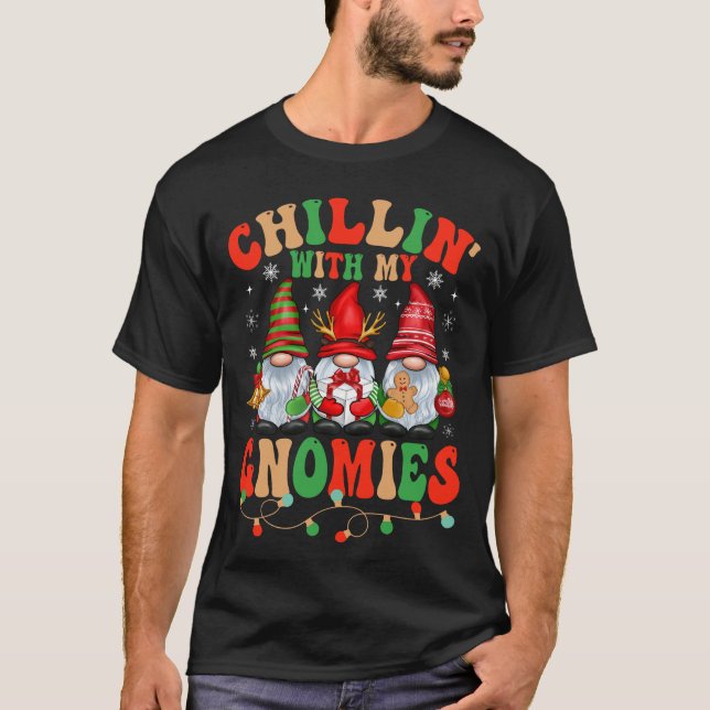 Chillin med min Gnomie Julmatchande familj T Shirt (Framsida)