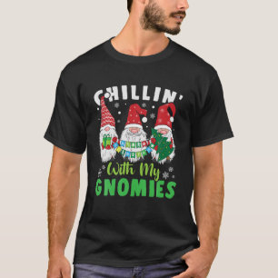 Chillin med min Gnomies Chrismas Costume Santa Cl T Shirt