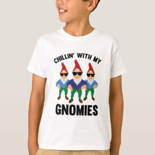 Chillin med min Gnomies Tee Shirt