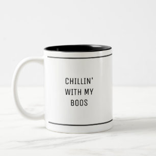 Chillin med min svarta svart vit. Två-Tonad mugg