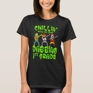 Chillin med min Zombie Pumpkin Skeleton Dab 1:a Gr T Shirt