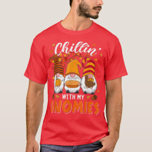 Chillin med mina domäner, tre Gnomes som håller i T Shirt
