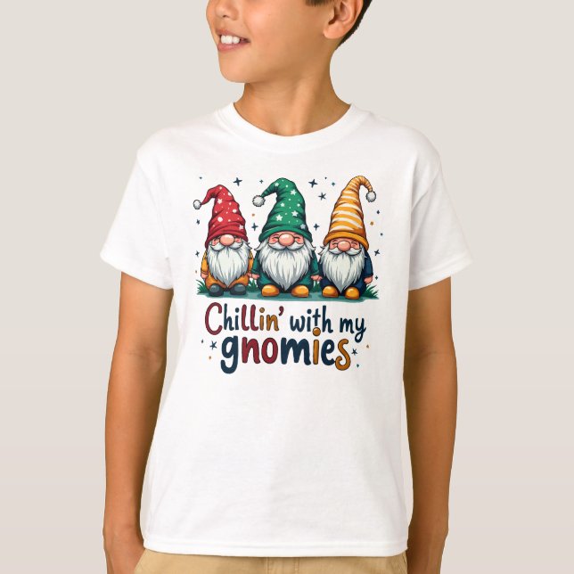 Chillin’ med mina gnomier t shirt (Framsida)