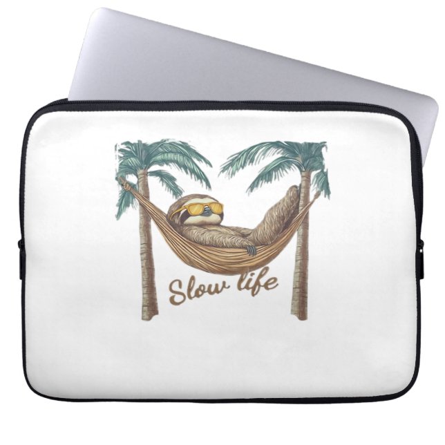 Chillin Sloth i Hammock Oversized T-Shirt Laptop Fodral (Framsidan)