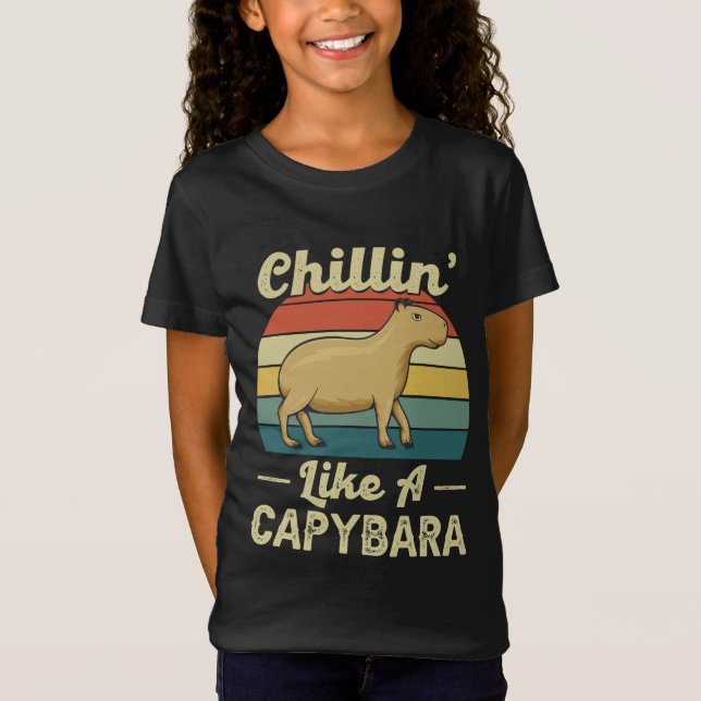 Chillin som en Capybara T Shirt (Framsida)